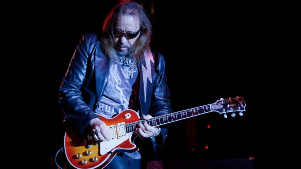 Ecco la storia di Ace Frehley dei Kiss e il rimpianto del suo grande successo da solista New York Groove che non doveva essere nel disco