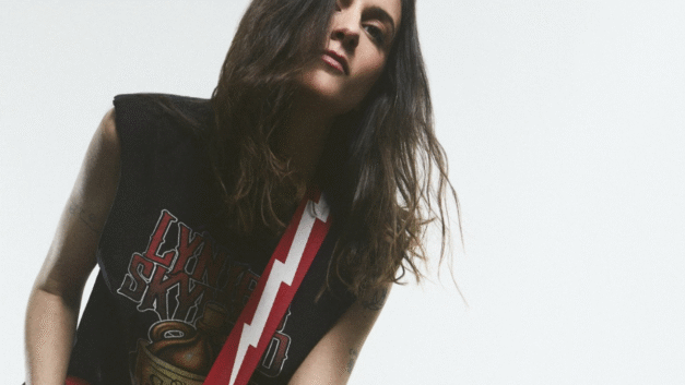 Laura Cox: Trouble Coming, chitarre in fiamme