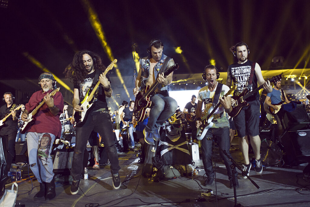 Rockin'1000 sbarca all'Allianz Stadium di Torino. Non perdere l'occasione di suonare o vedere la più grande rock band del mondo!