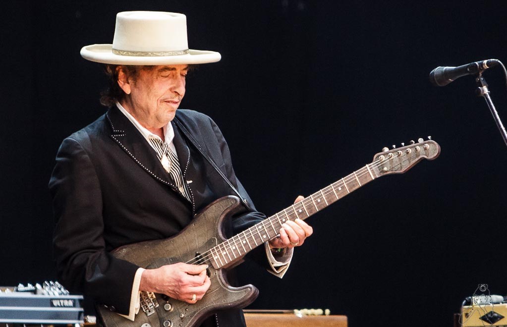 Il prossimo tour di Bob Dylan promette di essere un ritorno alla vecchia realtà grazie alla politica del phone free: ecco cosa sapere...