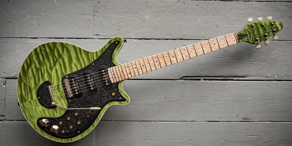 Steve Vai stupisce il mondo della chitarra con la sua versione della Red Special: un gioiello firmato Guyton Guitars...