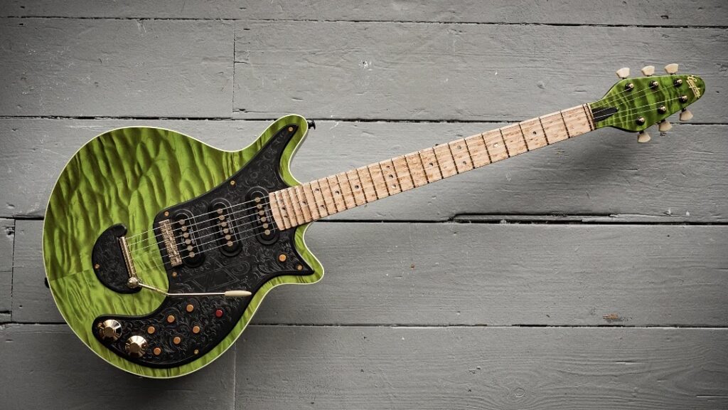 Steve Vai stupisce il mondo della chitarra con la sua versione della Red Special: un gioiello firmato Guyton Guitars...