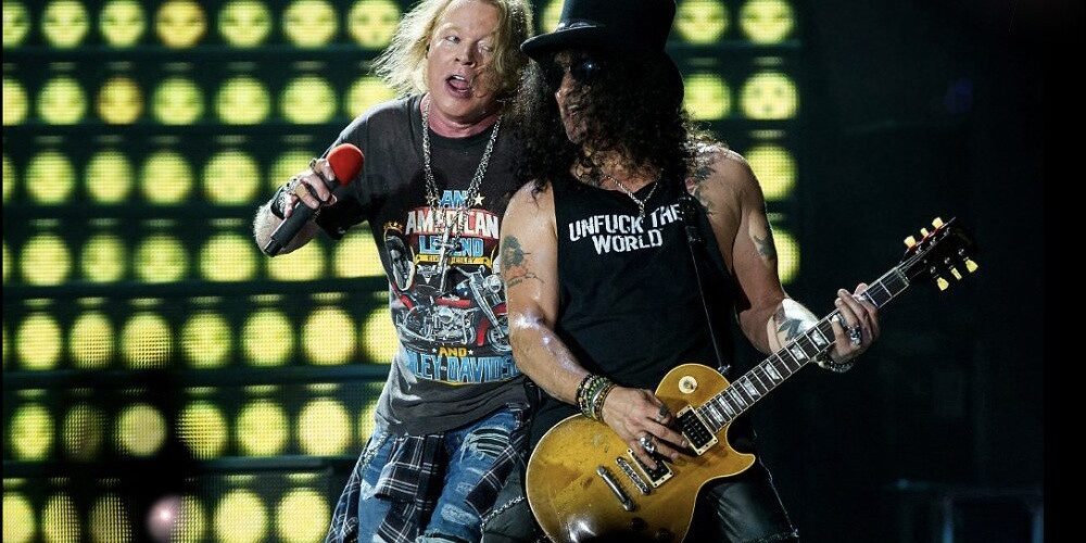 Dai social arriva la notizia bomba dei Guns N' Roses usciranno a dicembre i due nuovi singoli della band e nel 2026 ci sarà un nuovo tour