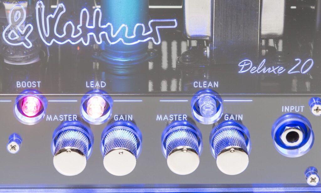 Hughes Kettner TubeMeister 20 Deluxe 020FIN 2048x1229