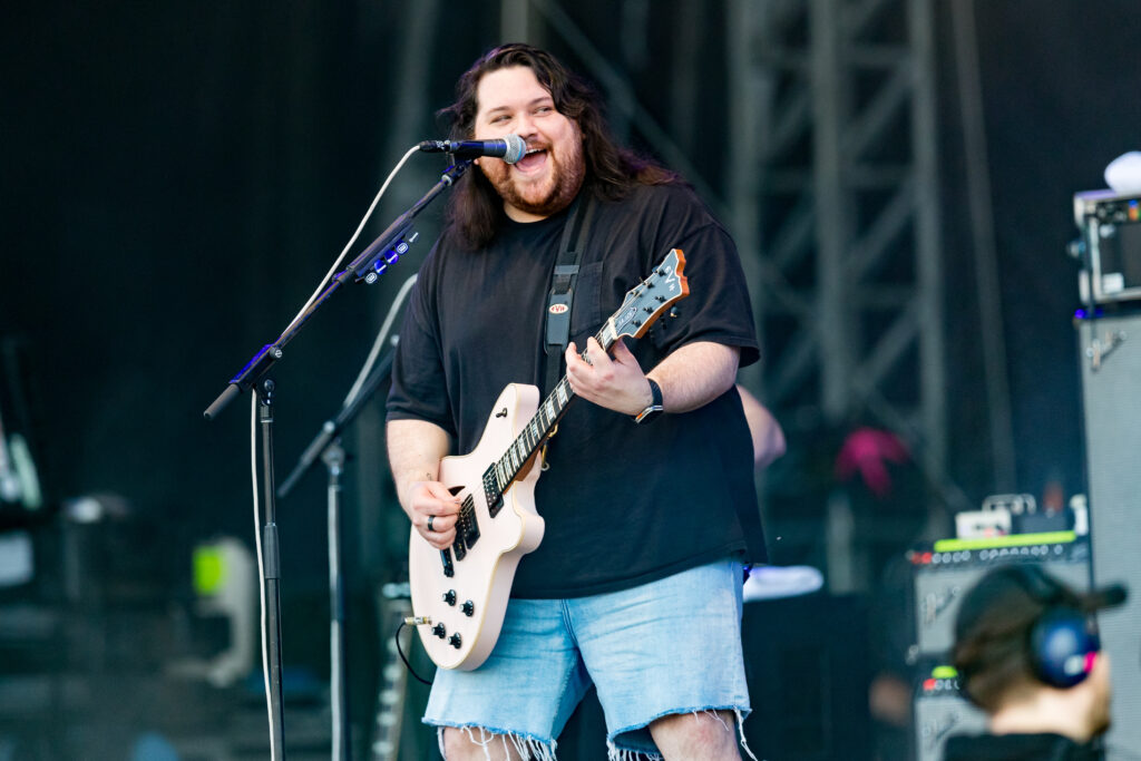 Oggi ti racconto la storia del crush-tes fatto da Eddie Van Halen su uno dei suoi amplificatori, che poteva dar fuoco alla casa