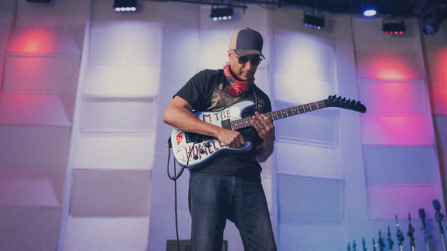 Annunciata ufficialmente la nuova chitarra di Tom Morello realizzata da Fender seguendo maniacalmente ogni dettaglio dell'originale