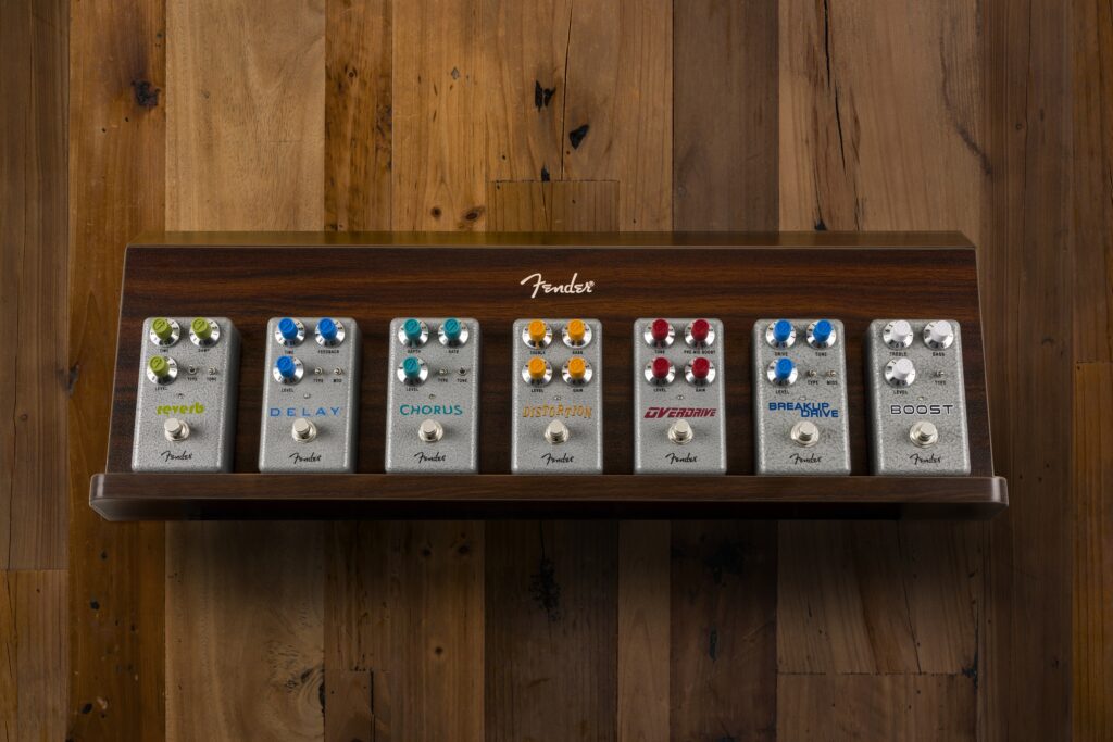 Fender compie 80 anni nel 2026 e ci regala una nuova serie di strumenti, amplificatori e accessori tutti da scoprire