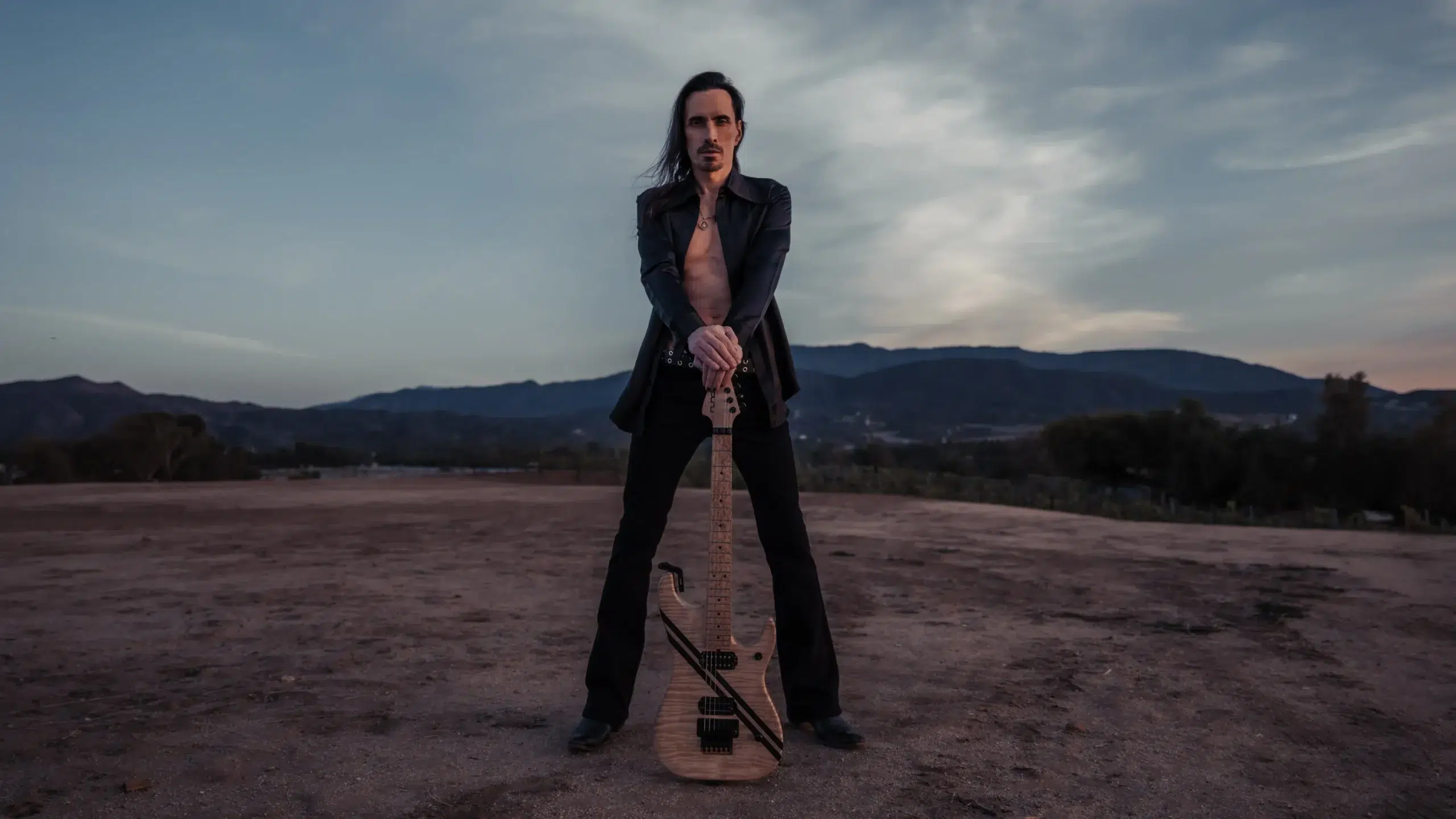 Si possono ufficialmente pre-ordinare le chitarre di Nuno Bettencourt: ecco i prezzi ufficiali delle Nuno Guitars