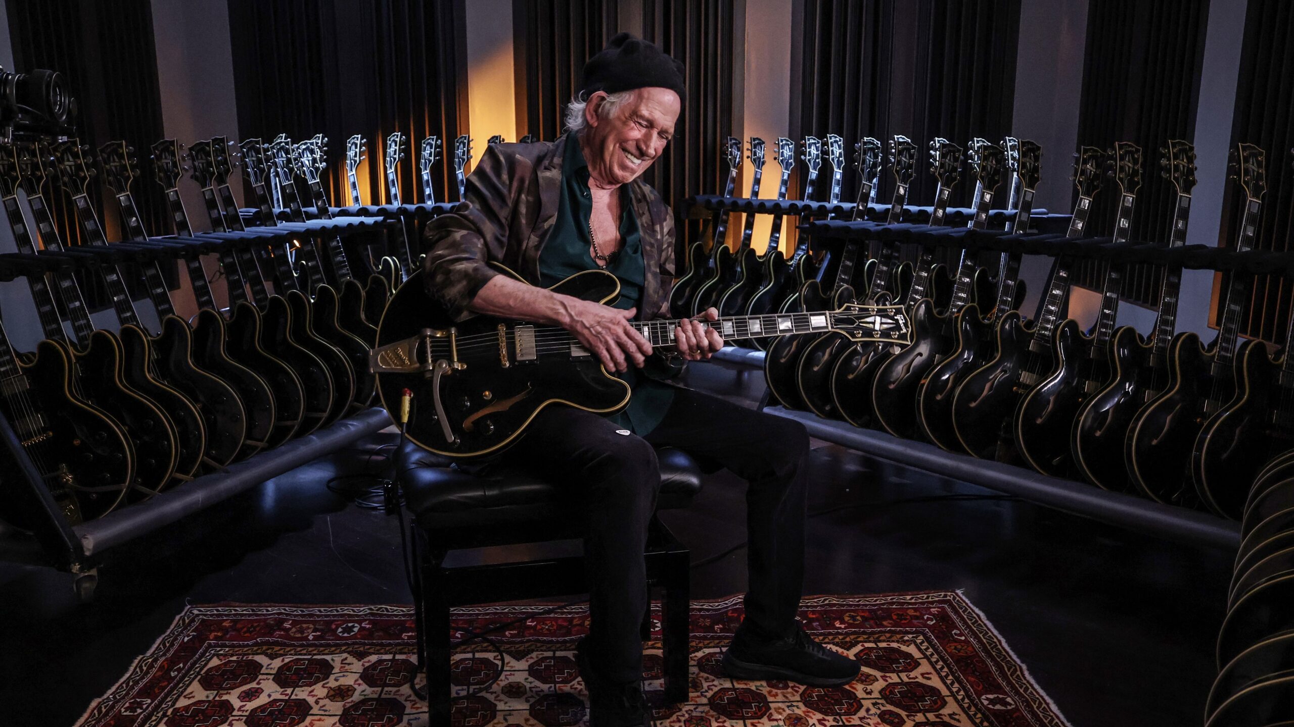 Gibson presenta le nuove ES-355 dedicate alla storia di Keith Richards e della sua leggendaria chitarra usata dal 1969...