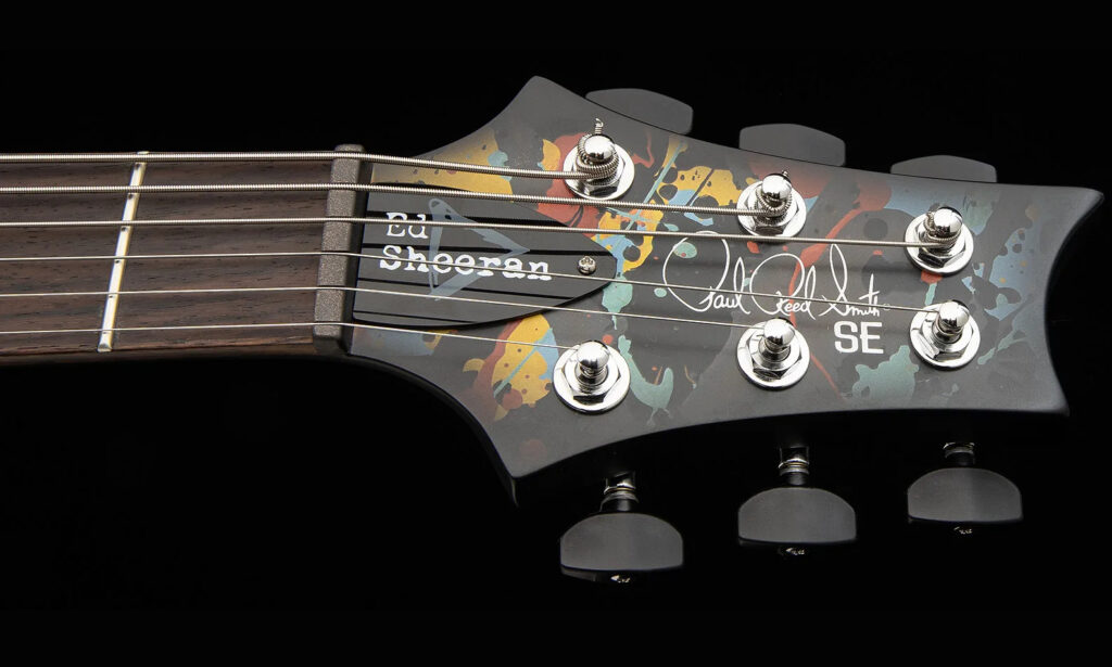 In occasione del NAMM 2026, Ed Sheeran presenta insieme a PRS la SE Ed Sheeran Cosmic Splash, una baritona sviluppata appositamente per lui