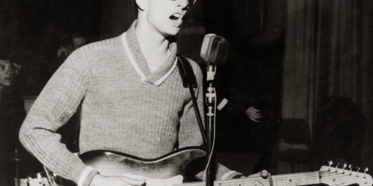 Buddy Holly, la sua Fender Stratocaster e il Giorno in cui la Musica Morì: Eredità e Mito del Rock’n’Roll anni ’50