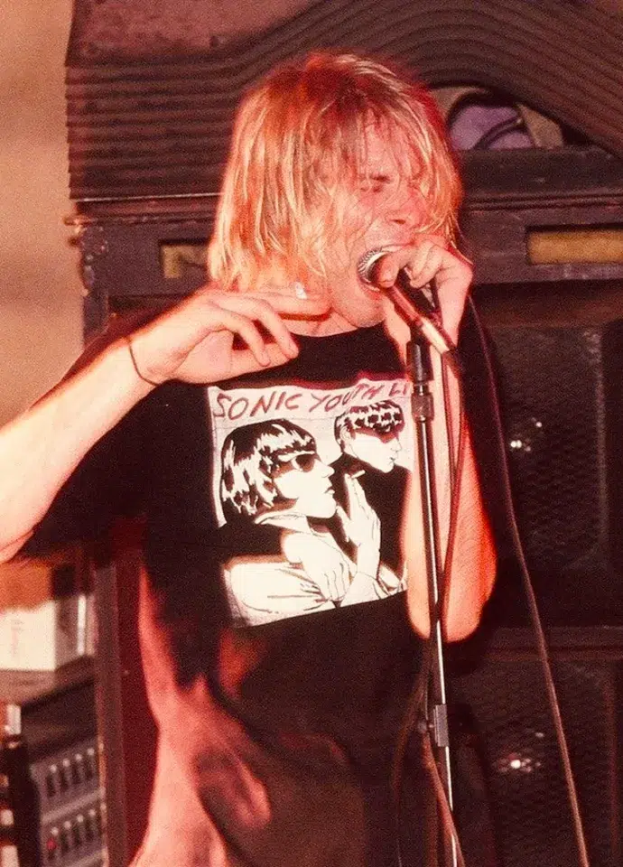 Uno studio del 2025 mette in dubbio la versione ufficiale sulla morte di Kurt Cobain, citando incongruenze forensi su arma e tossicologia