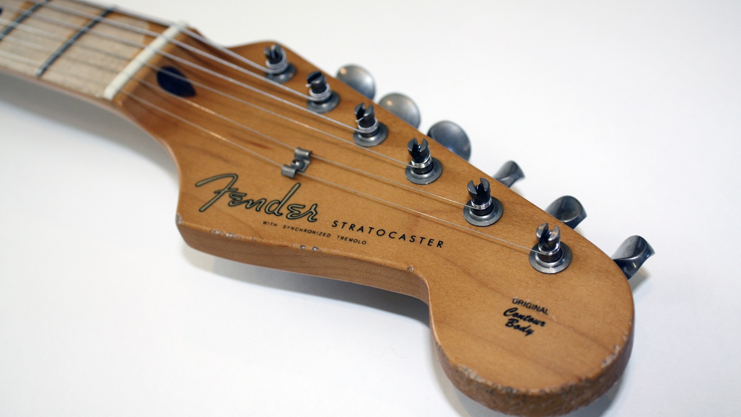 Molto prima che diventasse un’icona del design elettrico, la paletta delle chitarre Fender nasce come soluzione a un problema: ecco quale