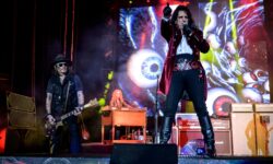 Johnny Depp e gli Hollywood Vampires riporteranno in Italia il loro show dopo anni: ecco le date e i biglietti