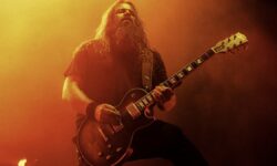 Con la Gibson Mark Morton Les Paul Modern Quilt, il suono massiccio e preciso dei Lamb of God prende forma in una chitarra unica