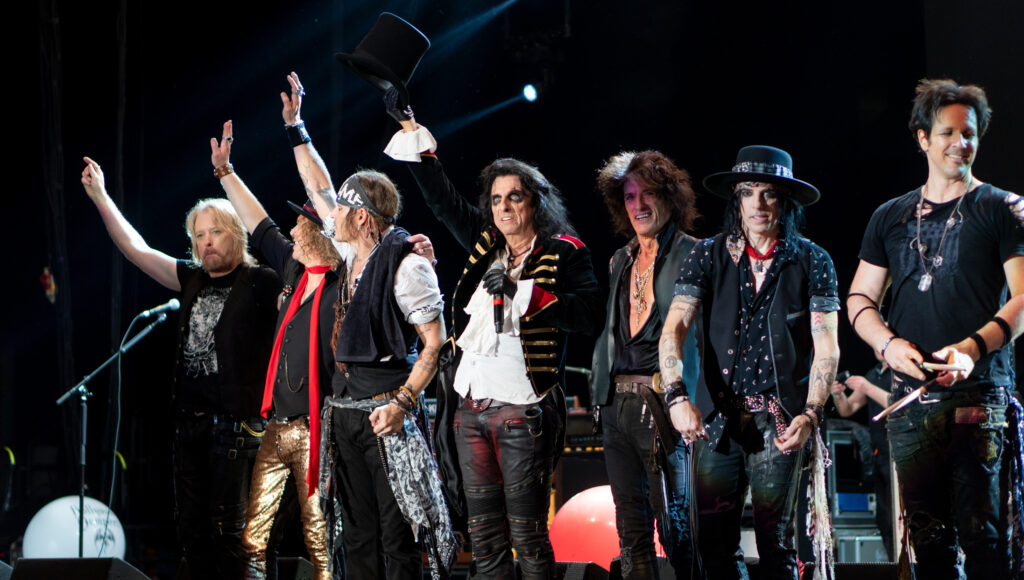 Johnny Depp e gli Hollywood Vampires riporteranno in Italia il loro show dopo anni: ecco le date e i biglietti