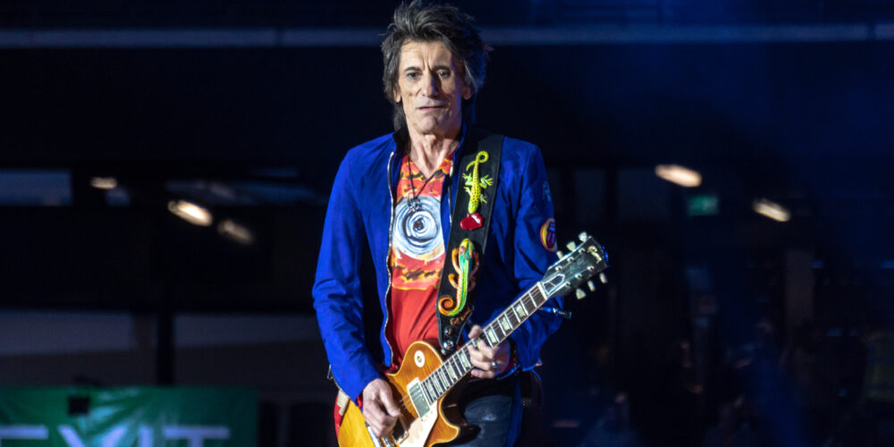 Ronnie Wood suonerà il 17 luglio a Lucca: unica data italiana annunciata dal festival per il chitarrista degli Stones
