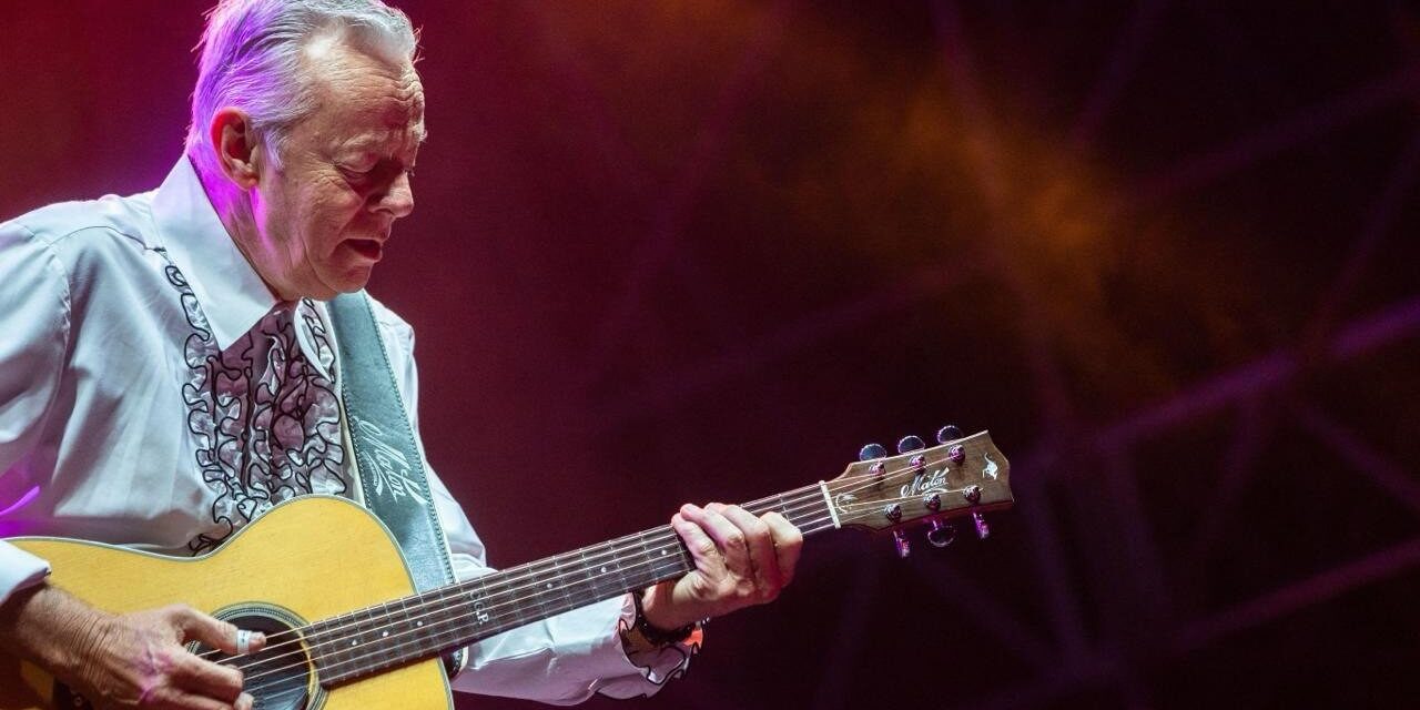 Intervista a Tommy Emmanuel: suonare per amore, non per diventare famosi