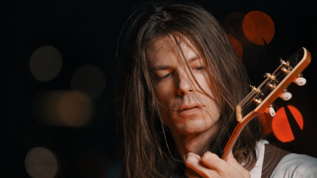 Il chitarrista Filippo Bertipaglia pubblica “Amigdala”, album acustico prodotto da Corrado Rustici e distribuito da Universal Music