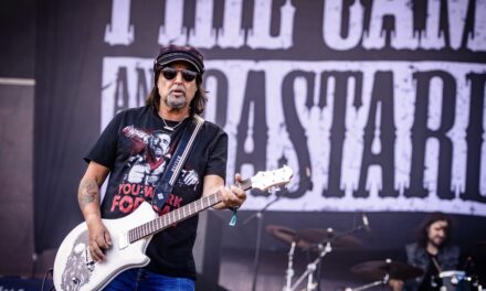 La storia del chitarrista che ha tenuto vivo il suono dei Motörhead per 31 anni