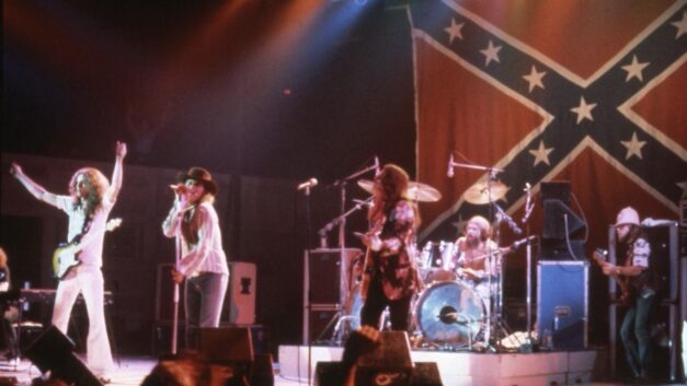 Simbolo razzista o identità culturale? Il caso Skynyrd
