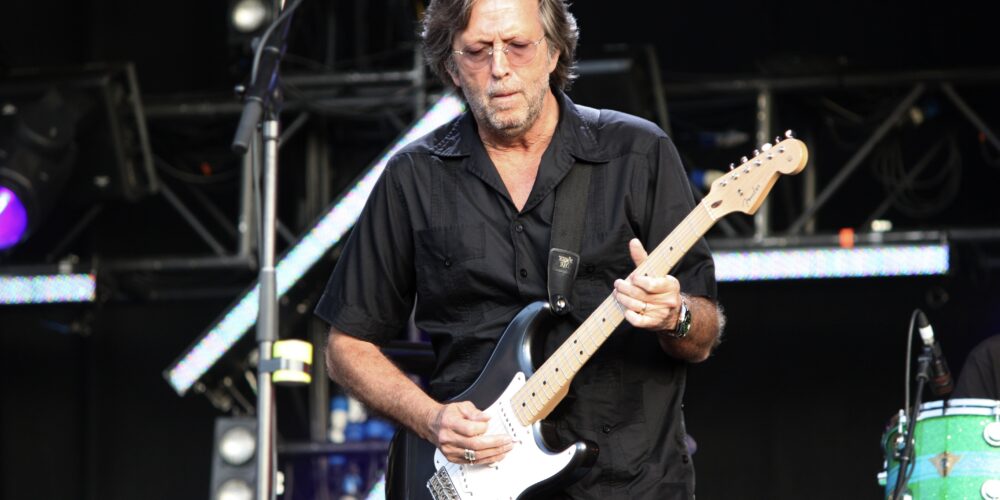 Le chitarre di Eric Clapton nei Cream sono leggendarie, ma la loro storia nasconde prestiti, furti e misteri ancora discussi.