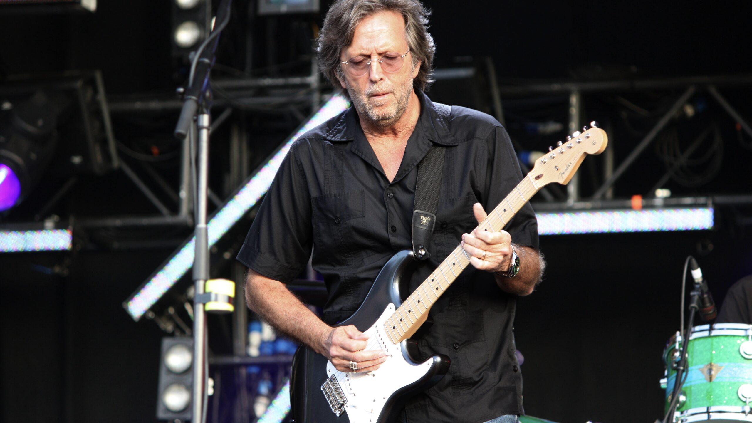 Le chitarre di Eric Clapton nei Cream sono leggendarie, ma la loro storia nasconde prestiti, furti e misteri ancora discussi.