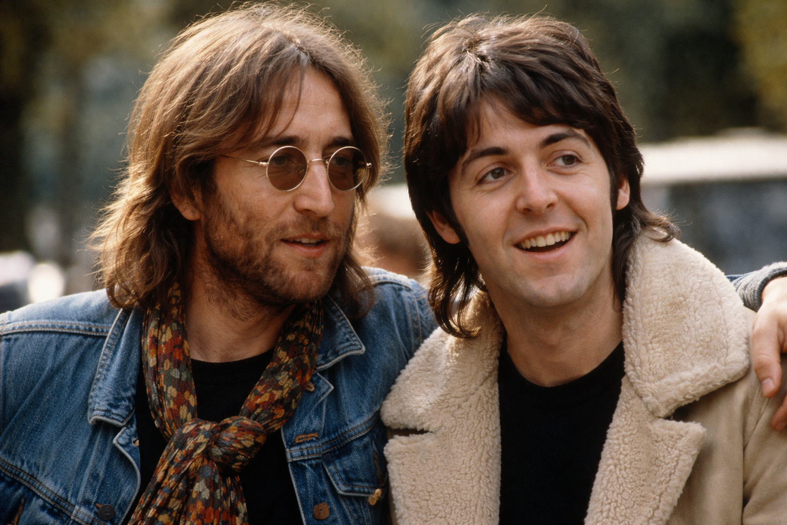 Non fu la musica a riavvicinarli: Paul McCartney racconta cosa successe davvero tra lui e John Lennon negli anni ’70