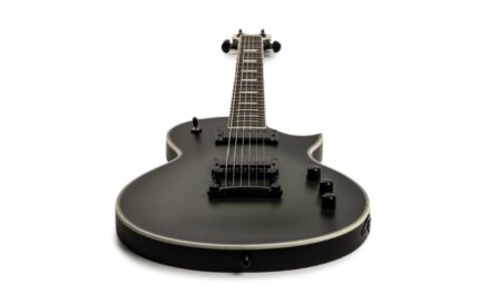 Recensione e prova della Harley Benton SC-Custom III Baritone – Vale la pena acquistare questa chitarra baritona economica per le accordature basse?