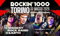 Non è solo un concerto: è il primo vero show Rockin’1000 in uno stadio a Torino, in formato espanso e con ospiti iconici