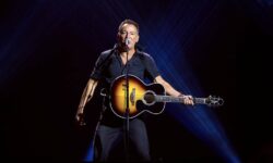 Il nuovo tour di Bruce Springsteen parte da Minneapolis con un messaggio diretto, dichiarando guerra a Donald Trump