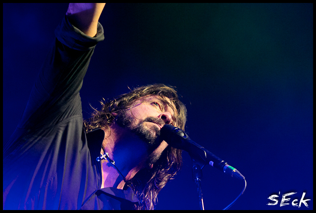 Dave Grohl riaccende il dibattito su cosa sia rimasto davvero dei Nirvana dopo la morte di Kurt Cobain e dice la sua sul ritorno della band.