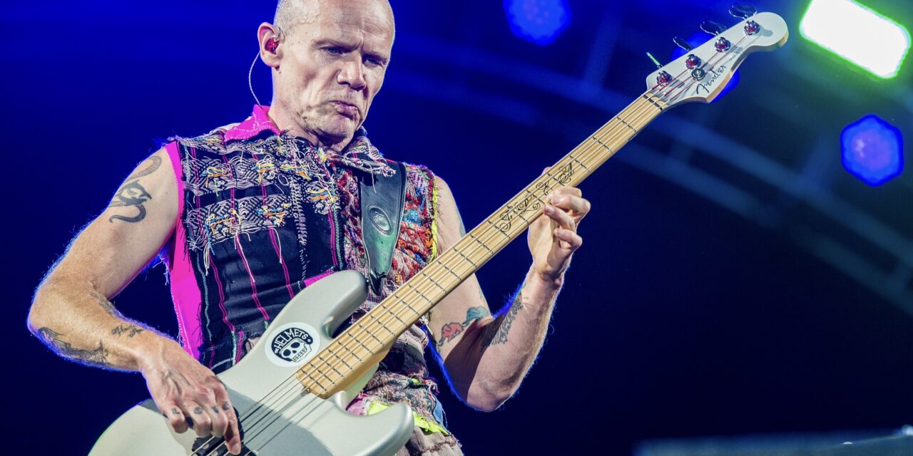 Flea anticipa il disco “più funk e più strano” dei Red Hot