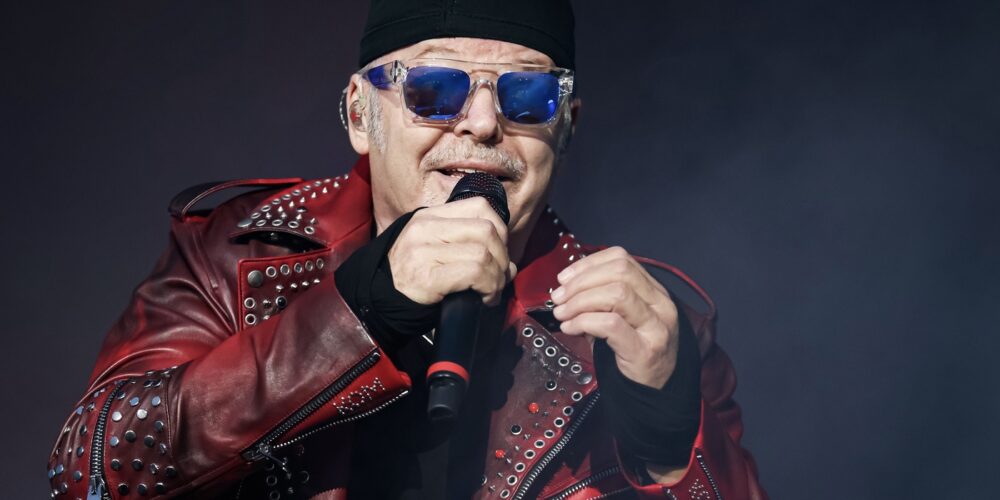 Per i 50 anni di carriera Vasco Rossi rilancia sul suo precedente record mondiale puntano a 500000 persone: cosa succederà?