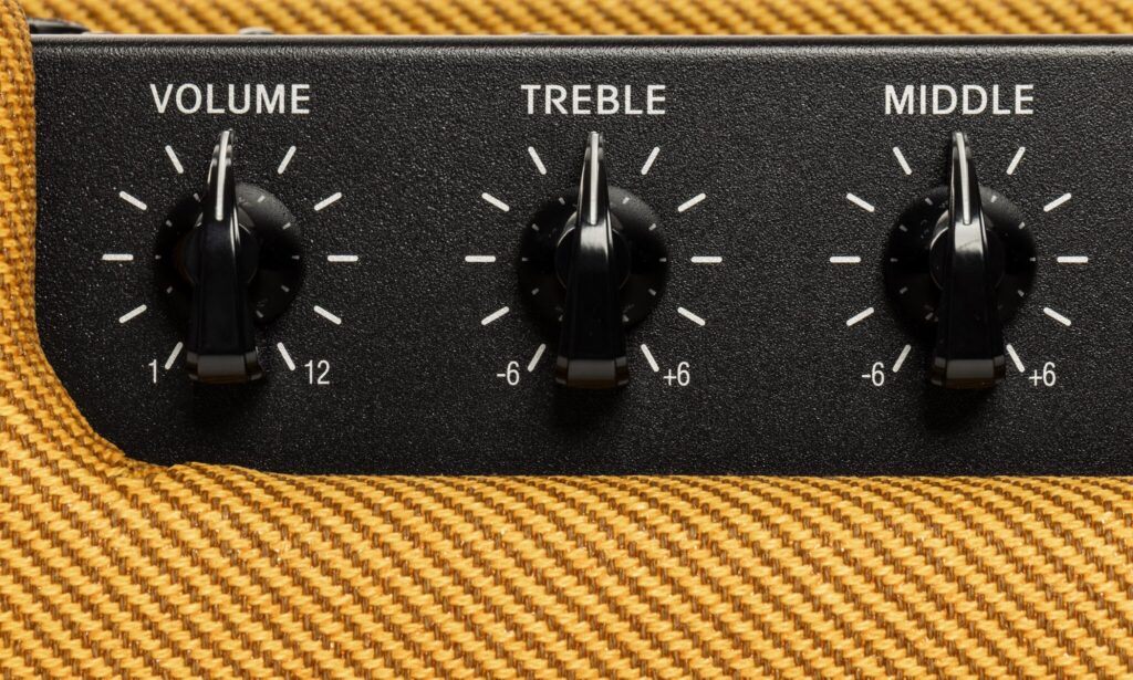 Fender Tone Master FR 12 Tweed 024 FIN 2048x1229