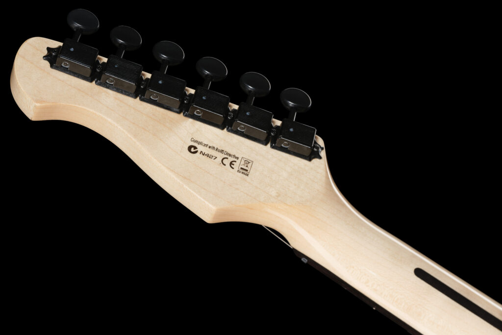 Harley Benton presenta la JA-Baritone HH BK: specifiche essenziali, look offset e focus sulle accordature basse.