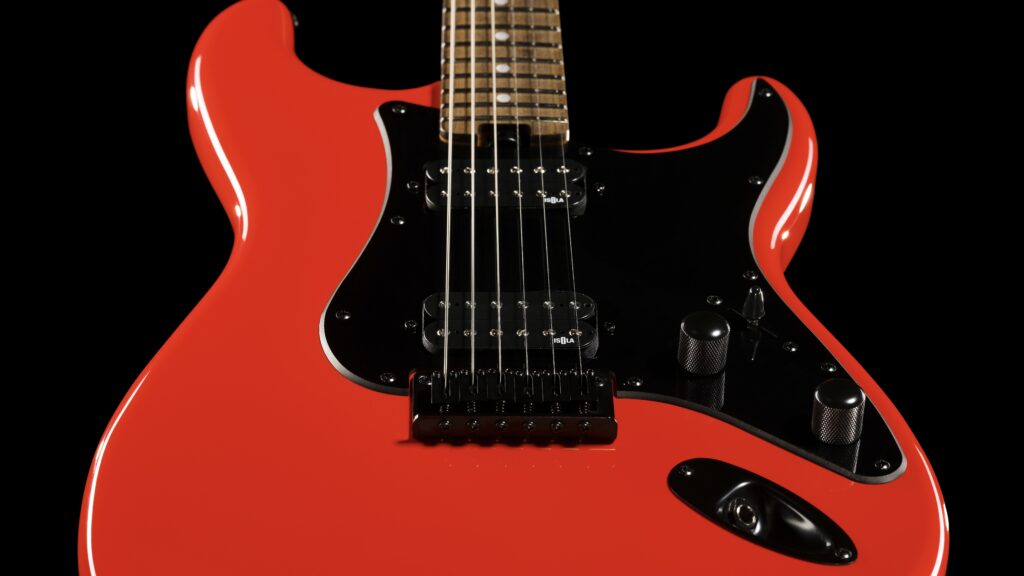 Harley Benton aggiorna le sue super strat più amate: nuove finiture e nuovi pickup per le ST-Modern HH e la Plus HSS.