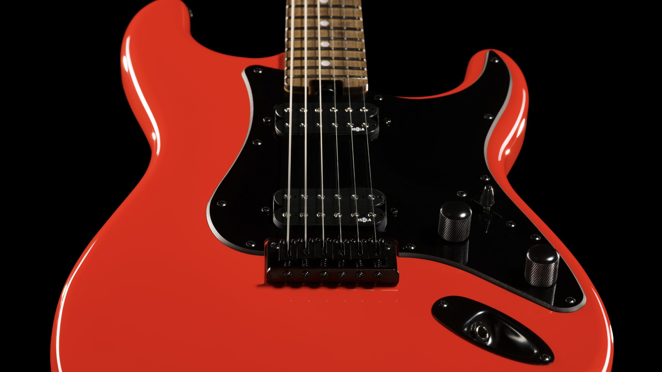 Harley Benton aggiorna le sue super strat più amate: nuove finiture e nuovi pickup per le ST-Modern HH e la Plus HSS.