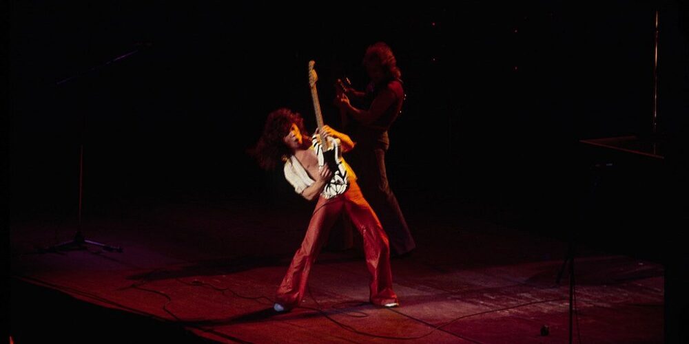 George Lynch racconta quando Van Halen, prima della loro ascesa, surclassarono gli UFO dal vivo negli anni ’70.