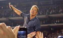Non solo memorabilia: il nuovo Bruce Springsteen Center punta a raccontare la storia della musica americana.