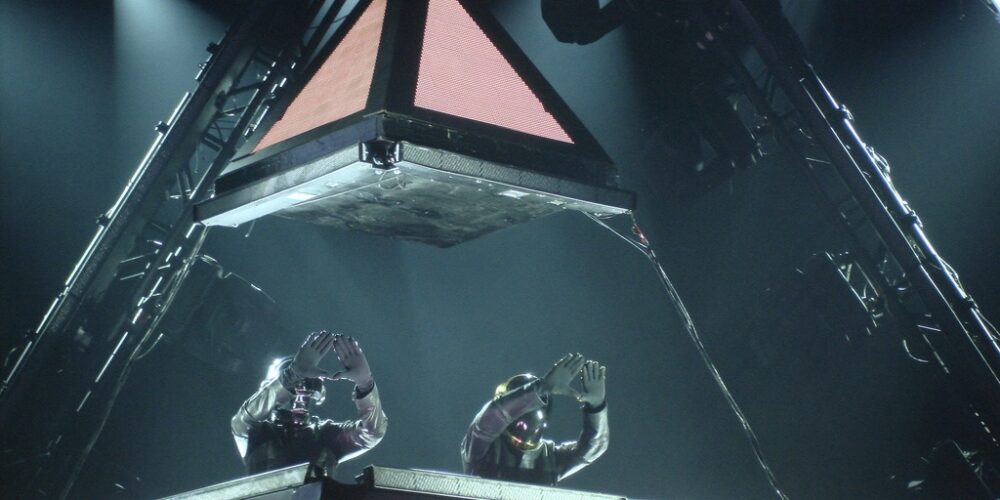 I bookmakers scommettono sul ritorno dei Daft Punk ecco la verità dietro il rumor sulla reunion al Coachella 2027.