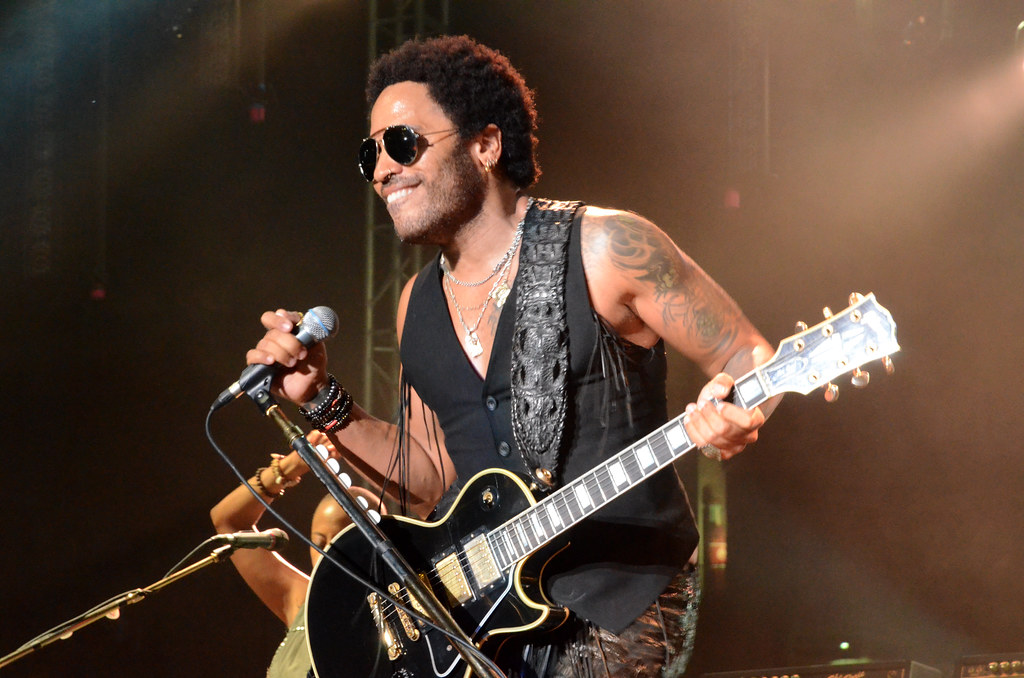 Prima dei dischi di successo, Lenny Kravitz cercò di costruirsi una carriera senza usare i contatti della famiglia: ecco la sua storia.