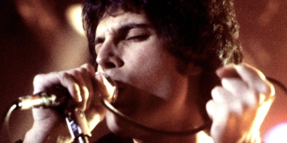 Brian May svela cosa accadde davvero durante la registrazione di The Show Must Go On, quando Freddie Mercury si spinse oltre ogni limite.
