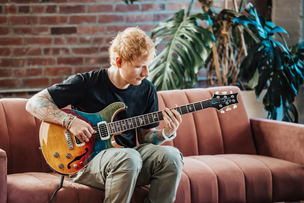 PRS celebra i 25 anni della serie SE con due nuove chitarre: una Hollowbody e una Baritone firmata Ed Sheeran.