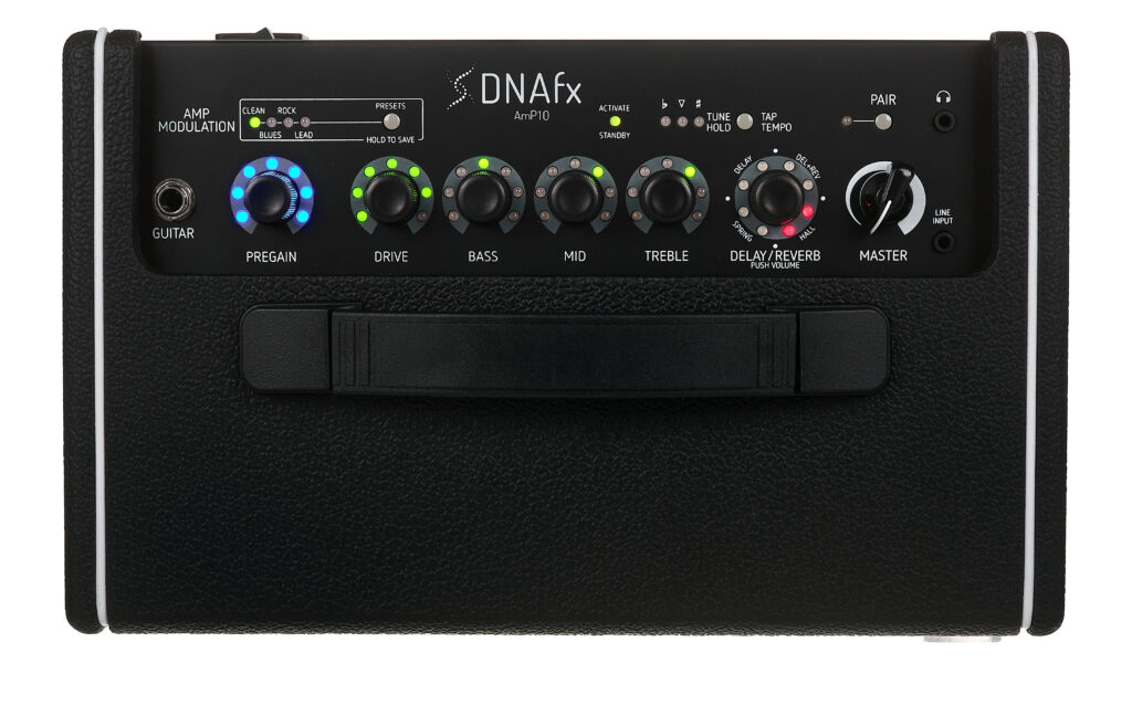 Nuovo amplificatore Harley Benton DNAfx AmP10: un combo da 10 watt che porta modeling, effetti e Bluetooth in formato desktop.