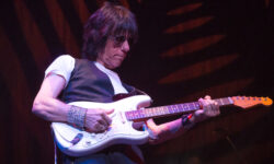 Nuova biografia su Jeff Beck: oltre 30 ore di interviste in un libro che uno sguardo inedito sulla sua musica e sulla sua vita privata.