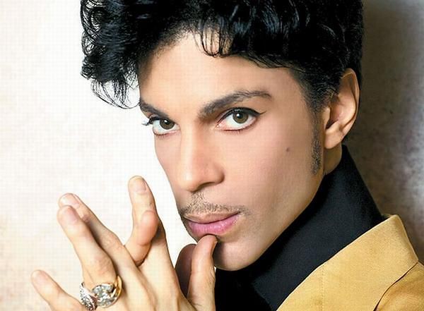 Nuova apertura dl Vault di Prince: Timeless, il nuovo album postumo costruito attorno a registrazioni rare e inedite, arriverà ad agosto.
