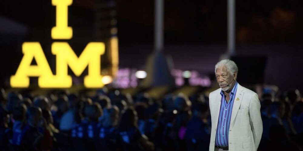 Morgan Freeman debutta nel blues con un album che coinvolge Taj Mahal, Keb' Mo' e altri protagonisti della chitarra americana.