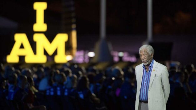 Chi suona davvero nel nuovo album blues di Morgan Freeman