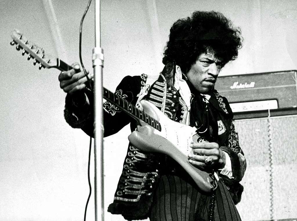 Il fondatore di Electro Harmonix ricorda ore di conversazioni con Jimi Hendrix e il dettaglio che lo colpisce ancora oggi.